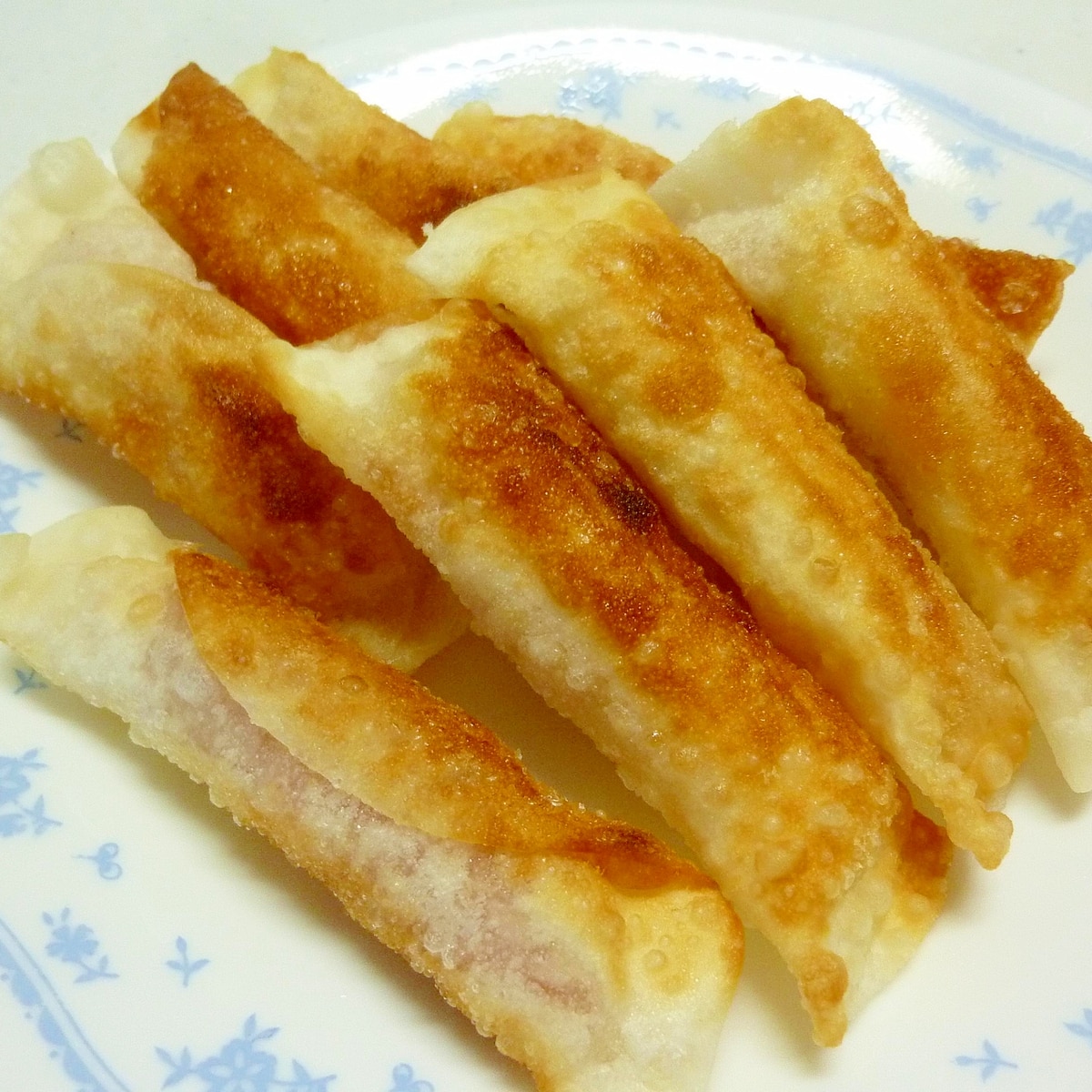 餃子の皮で ベーコンポテトチーズ巻き レシピ 作り方 By げんきノンタン 楽天レシピ 餃子の皮で ベーコンポテトチーズ巻き レシピ 作り方 By げんきノンタン 楽天レシピ